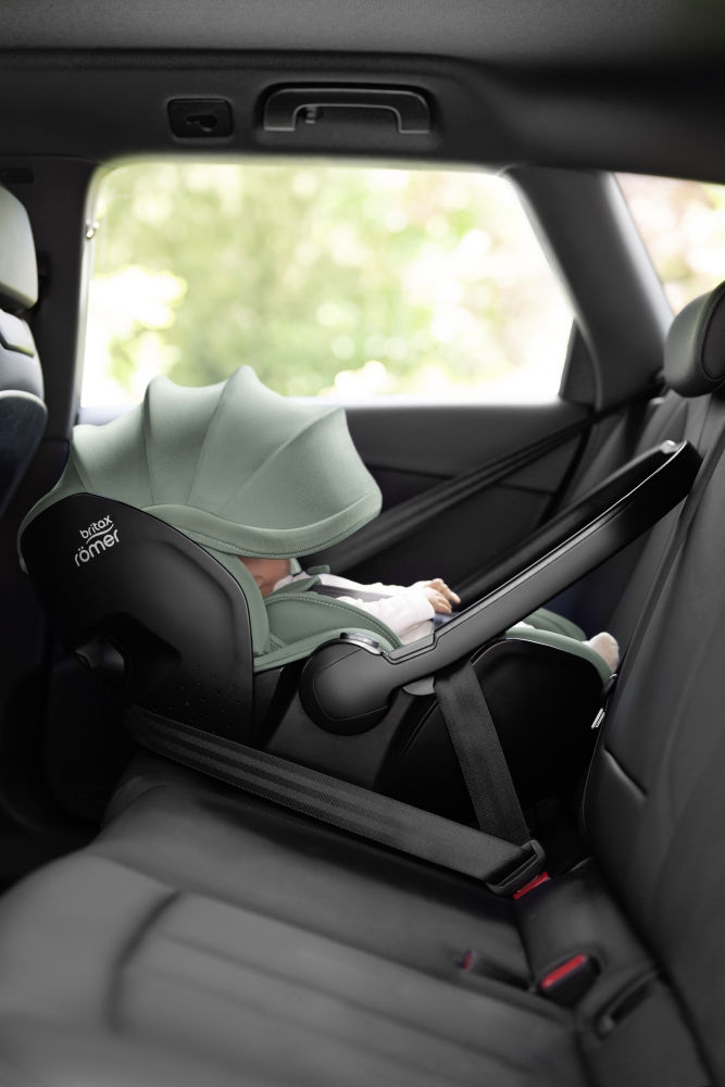 Cosy britax romer baby safe deals